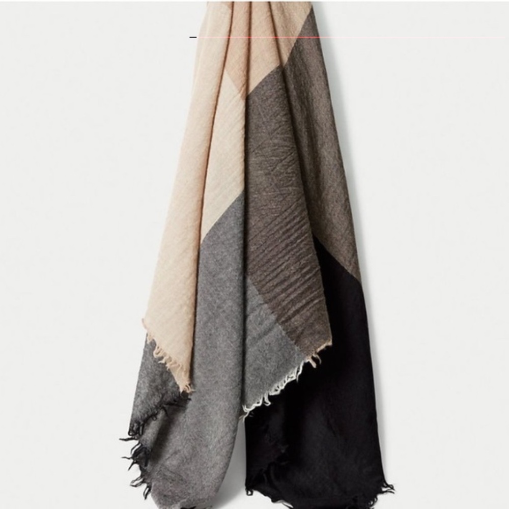 Aritzia Wilfred⎜COLOUR BLOCK BLANKET SCARF⎜BLACK / OAK